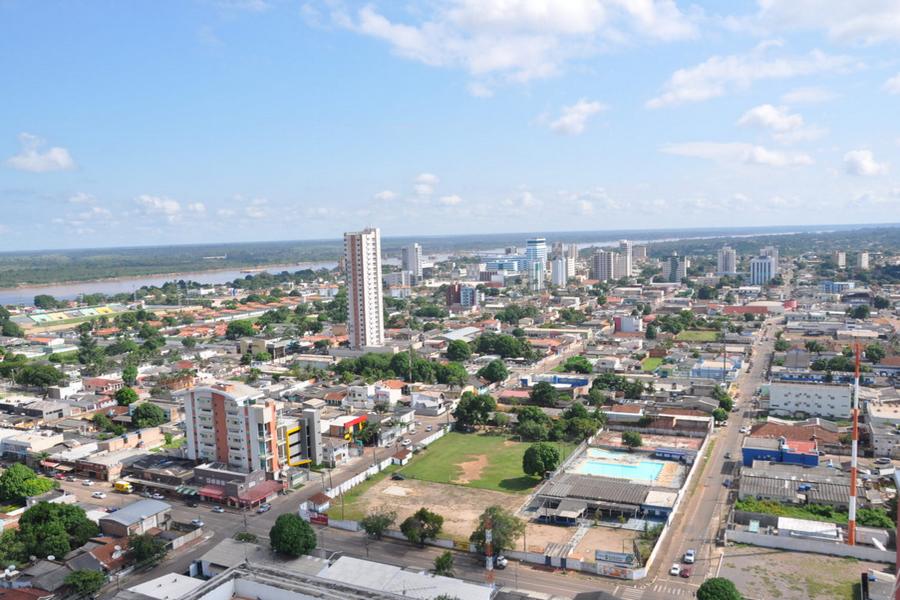 Transporte Fluvial de Carga em Balsas entre Manaus e Porto Velho